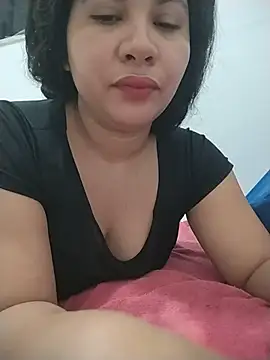 Snapshot of Yara0k chatting on February 5, 2026, 7:13 am Yara0k online show from February 5, 2026, 7:13 am