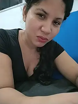 Snapshot of Yara0k chatting on February 7, 2026, 11:52 pm Yara0k online show from February 7, 2026, 11:52 pm