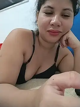 Snapshot of Yara0k chatting on February 27, 2026, 6:57 am Yara0k online show from February 27, 2026, 6:57 am