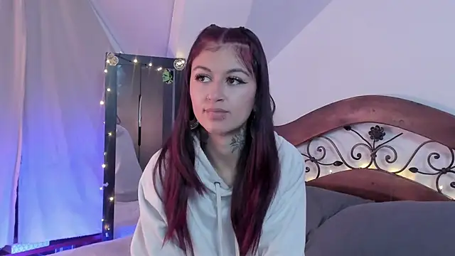 Snapshot of noemi_foxxx chatting on September 19, 2025, 11:44 am noemi foxxx online show from September 19, 2025, 11:44 am