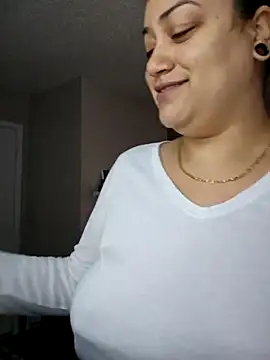 honeeyyy pot online show from October 5, 2025, 6:50 pm