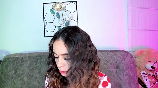 Snapshot of summer_holiday chatting on March 13, 2025, 9:10 am summer holiday online show from March 13, 2025, 9:10 am