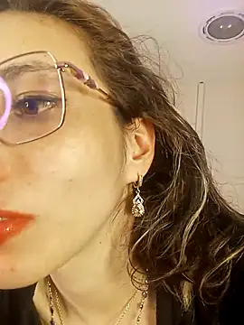 bulma bambina  online show from February 19, 2025, 10:53 pm