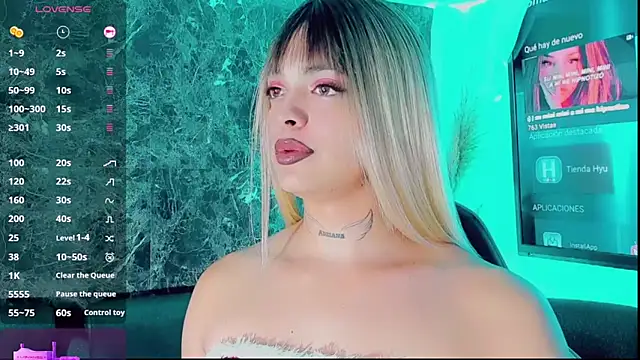 Snapshot of Emmaa_Saenz_ chatting on December 22, 2025, 8:17 pm Emmaa Saenz online show from December 22, 2025, 8:17 pm