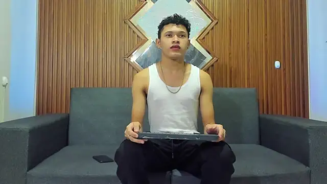 liam genner  online show from January 26, 2025, 7:20 pm