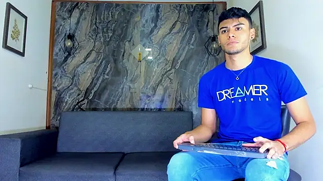 liam genner  online show from January 31, 2025, 7:40 pm