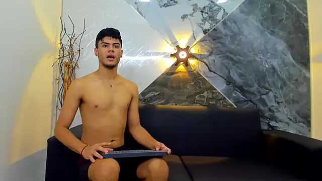 liam genner  online show from February 10, 2025, 11:36 am