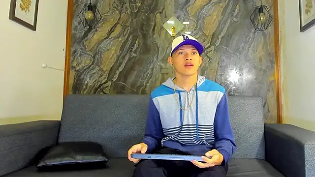 liam genner  online show from February 15, 2025, 7:28 pm