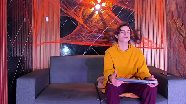 liam genner  online show from October 26, 2025, 8:15 pm