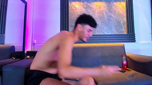 liam genner  online show from November 12, 2025, 8:30 pm