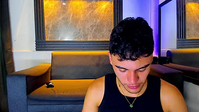 liam genner  online show from November 21, 2025, 8:40 pm