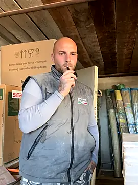 Snapshot of parallelo990 chatting on November 3, 2025, 9:21 am parallelo990 online show from November 3, 2025, 9:21 am