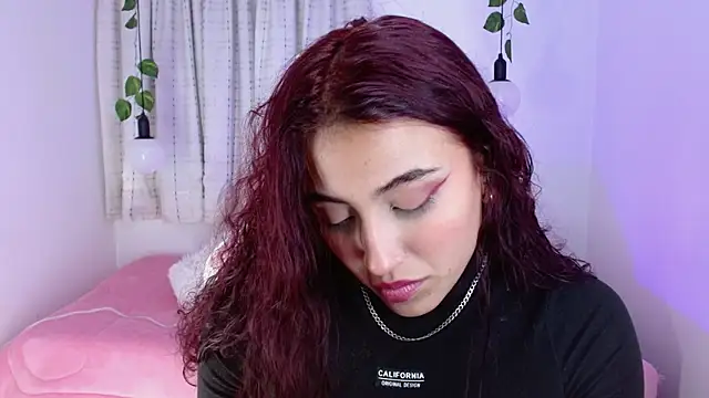 veronicaxx69 online show from December 17, 2024, 1:38 pm