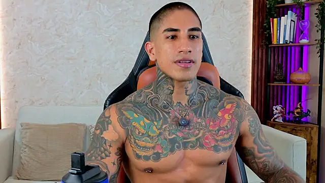 AdanReilly online show from April 10, 2026, 8:57 pm