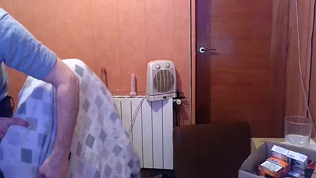 Snapshot of Lia_Y_PatrickX chatting on January 4, 2025, 1:52 am Lia Y PatrickX online show from January 4, 2025, 1:52 am