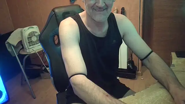 Snapshot of Lia_Y_PatrickX chatting on January 20, 2025, 11:54 pm Lia Y PatrickX online show from January 20, 2025, 11:54 pm