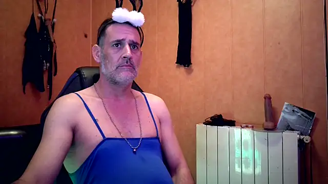 Snapshot of Lia_Y_PatrickX chatting on February 3, 2025, 3:49 pm Lia Y PatrickX online show from February 3, 2025, 3:49 pm