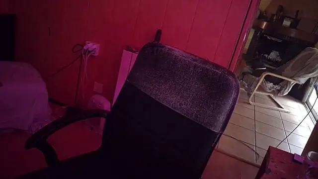 Snapshot of Lia_Y_PatrickX chatting on February 15, 2025, 8:33 am Lia Y PatrickX online show from February 15, 2025, 8:33 am