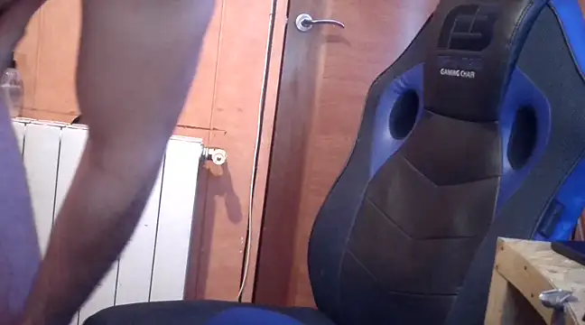 Snapshot of Lia_Y_PatrickX chatting on March 16, 2025, 5:47 am Lia Y PatrickX online show from March 16, 2025, 5:47 am