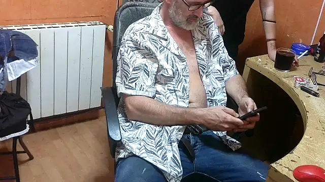 Snapshot of Lia_Y_PatrickX chatting on September 11, 2025, 8:42 pm Lia Y PatrickX online show from September 11, 2025, 8:42 pm