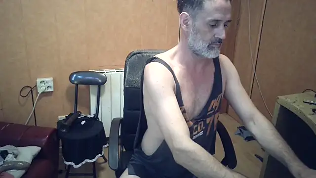 Snapshot of Lia_Y_PatrickX chatting on September 15, 2025, 8:31 pm Lia Y PatrickX online show from September 15, 2025, 8:31 pm