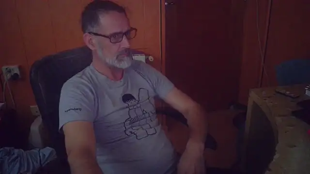 Snapshot of Lia_Y_PatrickX chatting on October 10, 2025, 12:53 am Lia Y PatrickX online show from October 10, 2025, 12:53 am