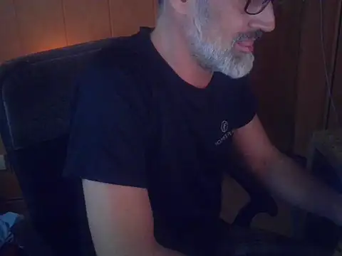 Snapshot of Lia_Y_PatrickX chatting on October 12, 2025, 11:26 pm Lia Y PatrickX online show from October 12, 2025, 11:26 pm