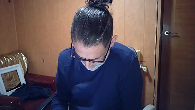 Snapshot of Lia_Y_PatrickX chatting on November 11, 2025, 5:02 pm Lia Y PatrickX online show from November 11, 2025, 5:02 pm