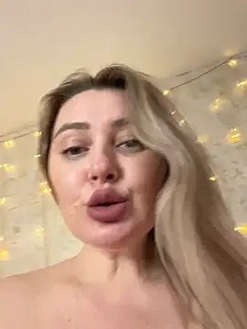 LadyLolyPop  online show from December 25, 2024, 10:06 am