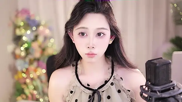 Snapshot of SleepArtist chatting on February 24, 2025, 4:15 pm SleepArtist online show from February 24, 2025, 4:15 pm