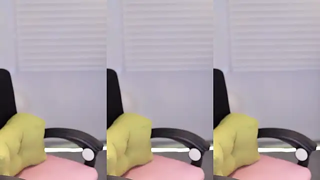 Snapshot of SleepArtist chatting on November 18, 2025, 5:39 pm SleepArtist online show from November 18, 2025, 5:39 pm