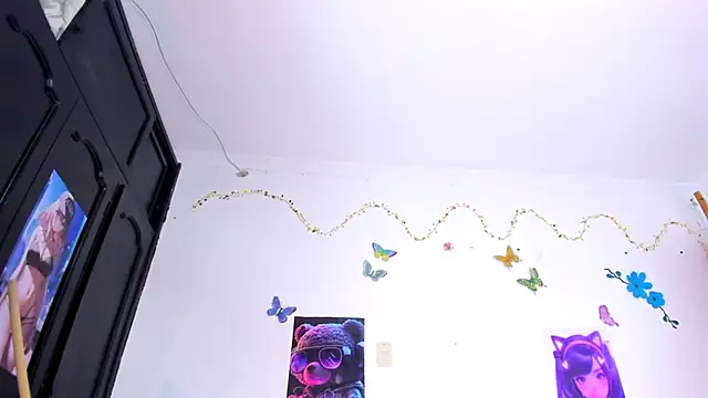 Emily Coper18 online show from February 16, 2025, 4:10 pm