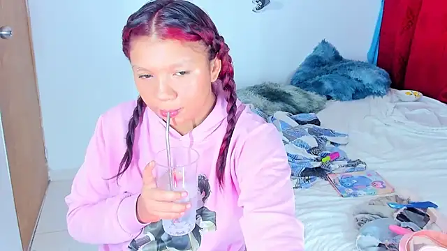 Emily Coper18 online show from September 28, 2025, 6:19 am