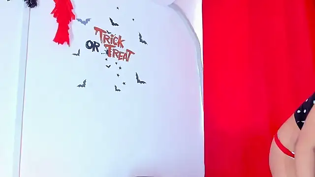 Emily Coper18 online show from October 14, 2025, 1:12 pm