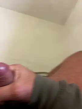 Snapshot of Angeloggaa chatting on December 17, 2025, 9:04 am Angeloggaa online show from December 17, 2025, 9:04 am