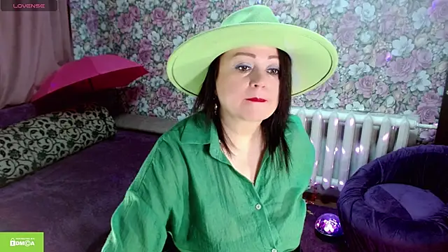 Julia-ru online show from December 4, 2025, 9:45 pm