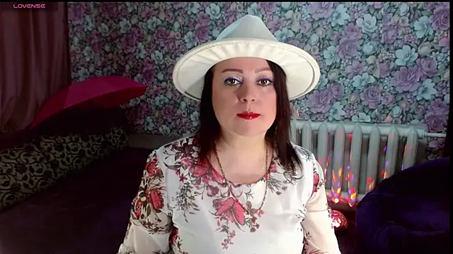 Julia-ru online show from May 15, 2026, 9:11 pm