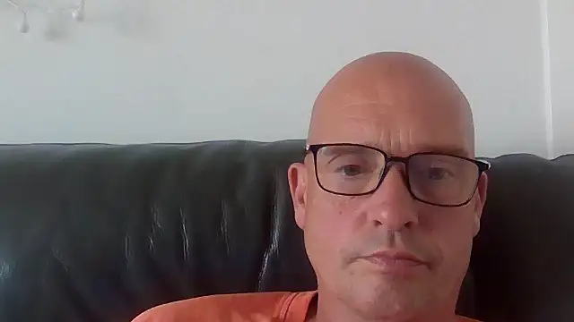 Snapshot of mrtickle0025 chatting on June 10, 2026, 9:30 am mrtickle0025 online show from June 10, 2026, 9:30 am