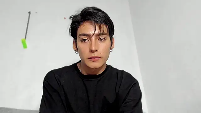 Snapshot of sebas_rose chatting on December 6, 2024, 10:08 pm sebas rose online show from December 6, 2024, 10:08 pm