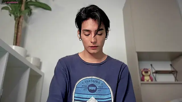 Snapshot of sebas_rose chatting on December 19, 2024, 4:02 am sebas rose online show from December 19, 2024, 4:02 am