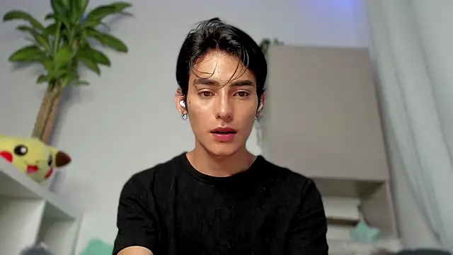 Snapshot of sebas_rose chatting on January 10, 2025, 10:04 pm sebas rose online show from January 10, 2025, 10:04 pm