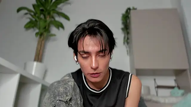 Snapshot of sebas_rose chatting on January 28, 2025, 8:47 am sebas rose online show from January 28, 2025, 8:47 am