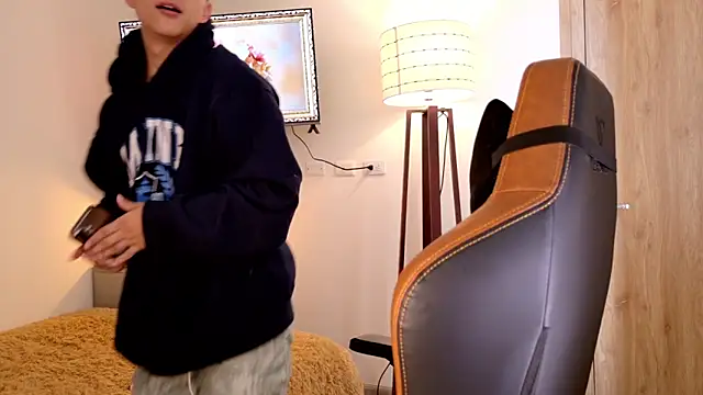 Mr evan1 online show from November 18, 2025, 4:44 pm