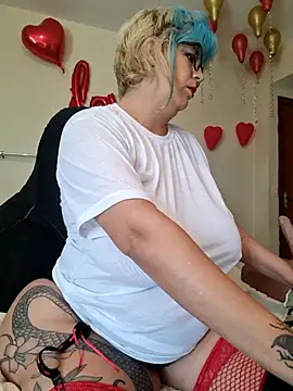 Snapshot of Escarlate4you_ chatting on February 12, 2026, 9:59 am Escarlate4you online show from February 12, 2026, 9:59 am