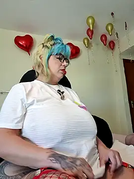 Snapshot of Escarlate4you_ chatting on February 14, 2026, 10:01 am Escarlate4you online show from February 14, 2026, 10:01 am