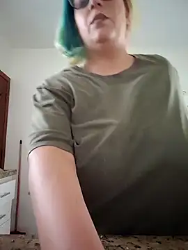 Snapshot of Escarlate4you_ chatting on February 21, 2026, 9:32 am Escarlate4you online show from February 21, 2026, 9:32 am