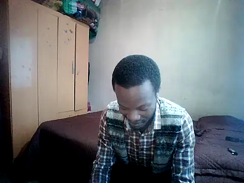 Snapshot of CedRickBakana chatting on September 18, 2025, 7:43 am CedRickBakana online show from September 18, 2025, 7:43 am