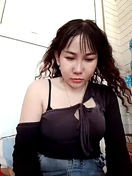 Snapshot of Ana_love2000 chatting on March 3, 2025, 2:04 am Ana love2000 online show from March 3, 2025, 2:04 am