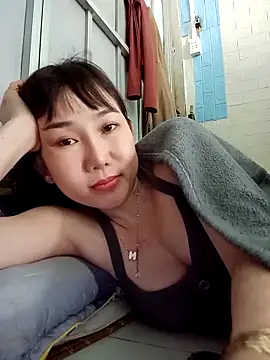 Snapshot of Ana_love2000 chatting on October 9, 2025, 2:42 am Ana love2000 online show from October 9, 2025, 2:42 am