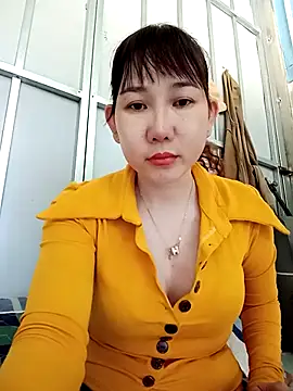 Snapshot of Ana_love2000 chatting on October 18, 2025, 2:03 am Ana love2000 online show from October 18, 2025, 2:03 am